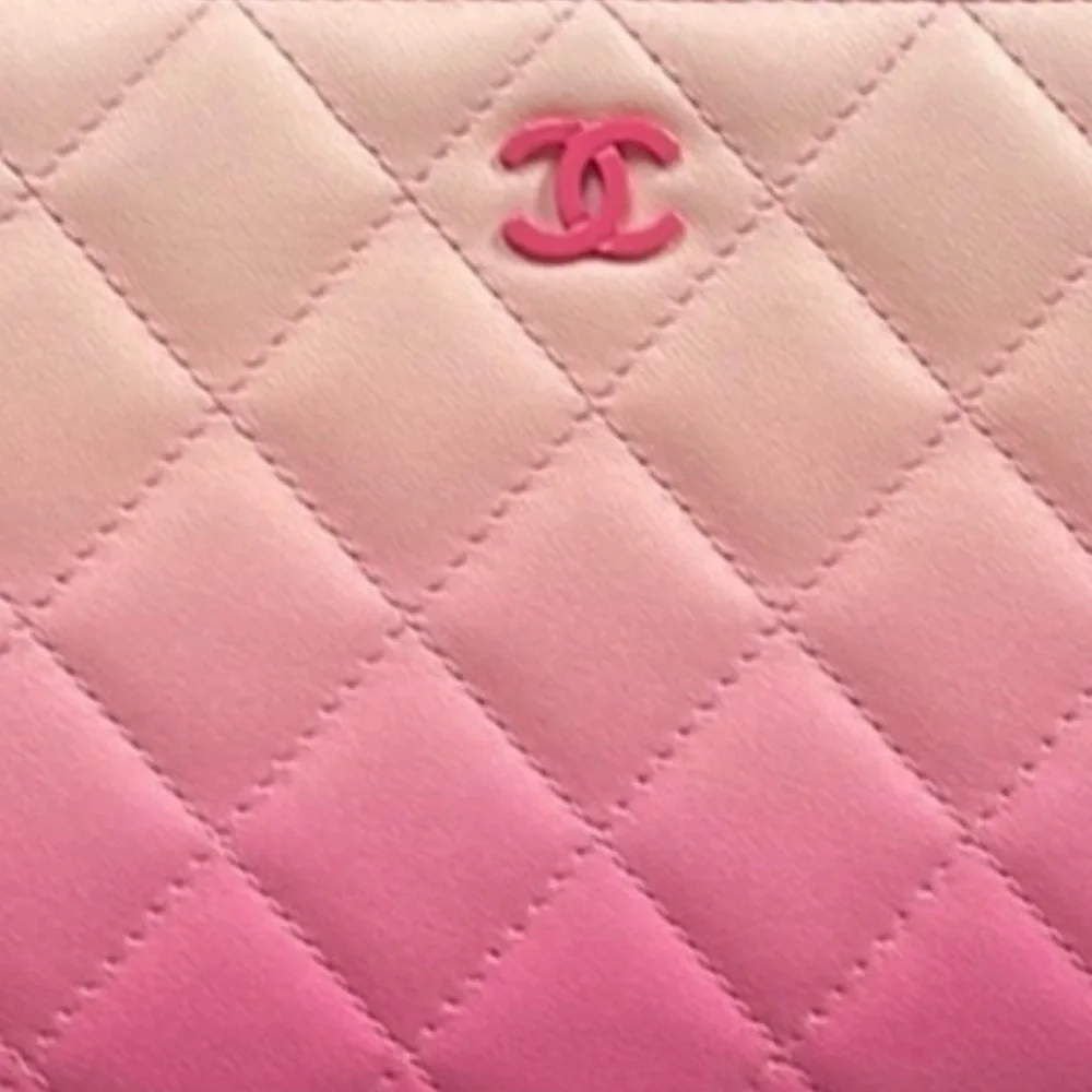 RARE Chanel pink Ombre quilted lambskin long zippered wallet a/ pink cc ! - Picture 4 of 17